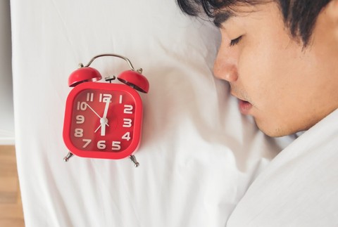 Rahasia Bangun Pagi Jam 5 Tanpa Harus Snooze Alarm Berkali-Kali